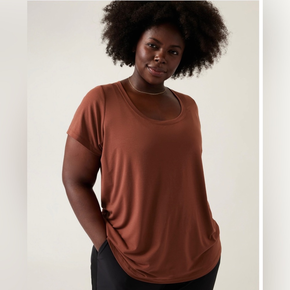 Athleta Stratus II Tee in Ancient Mahogany 2x